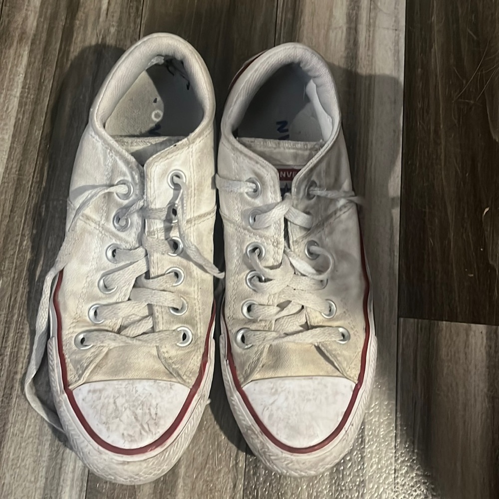 I White converse